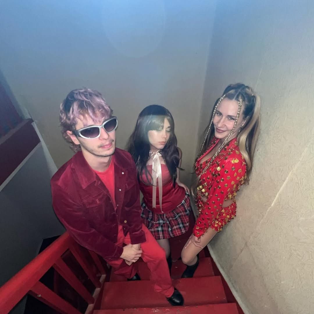 Performing with Mila Robert